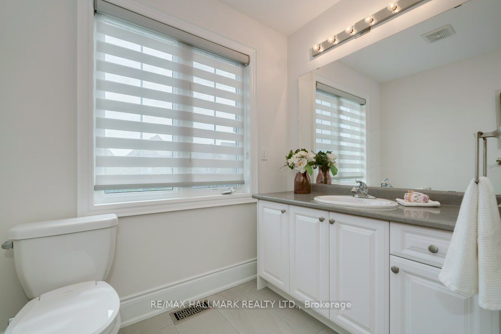 245 Cranbrook Cres