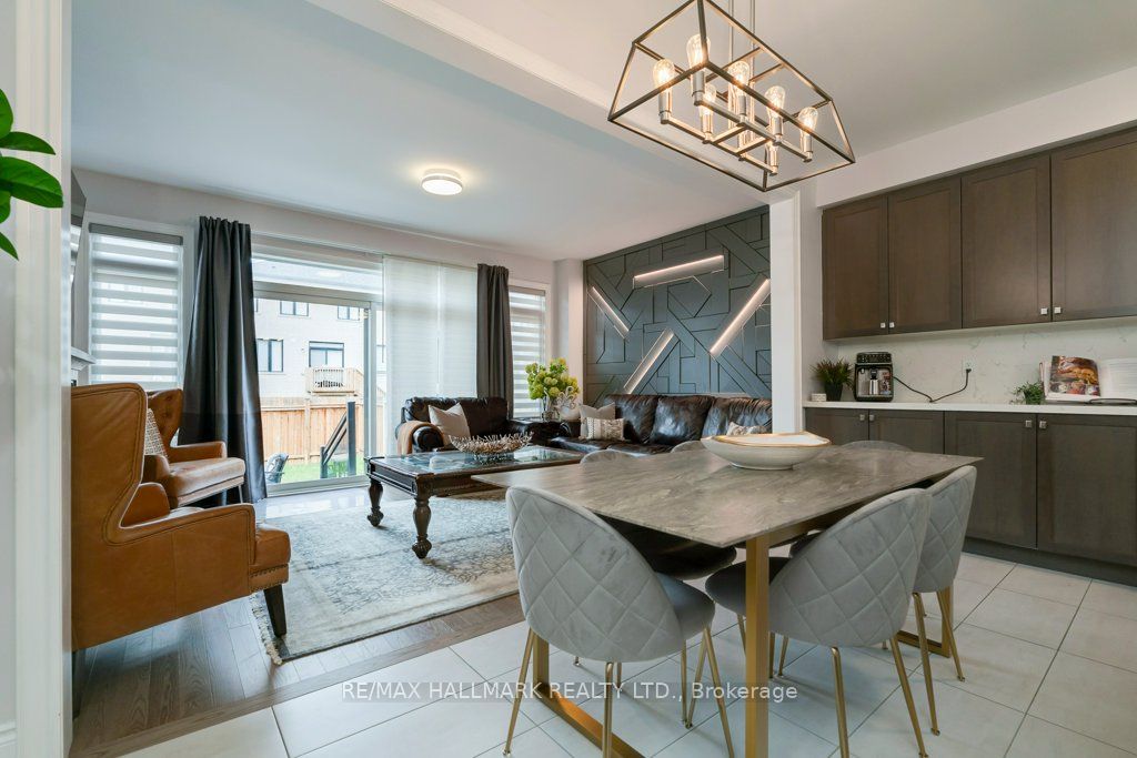 245 Cranbrook Cres