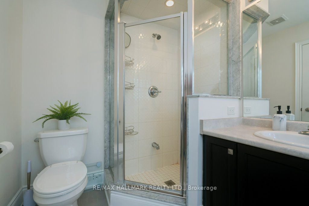 245 Cranbrook Cres