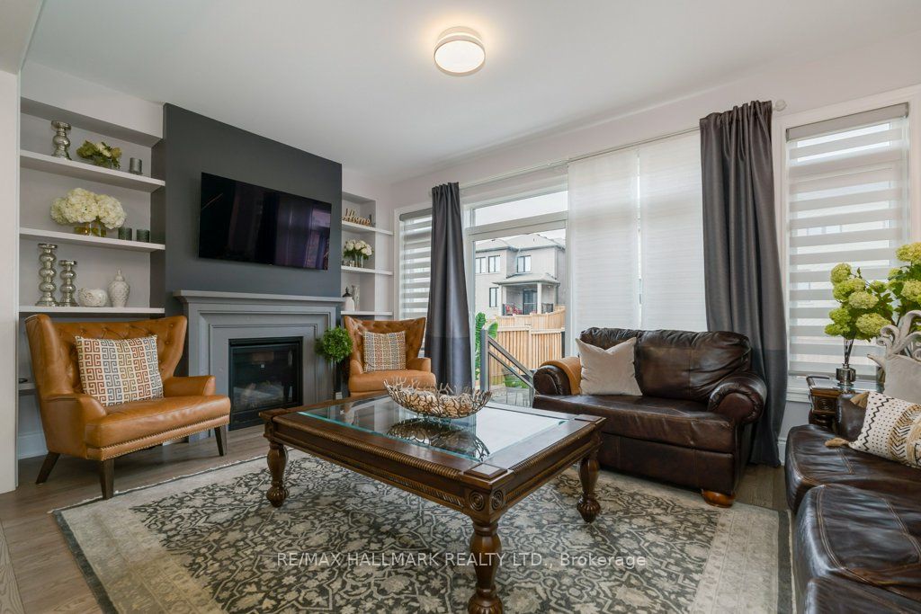 245 Cranbrook Cres