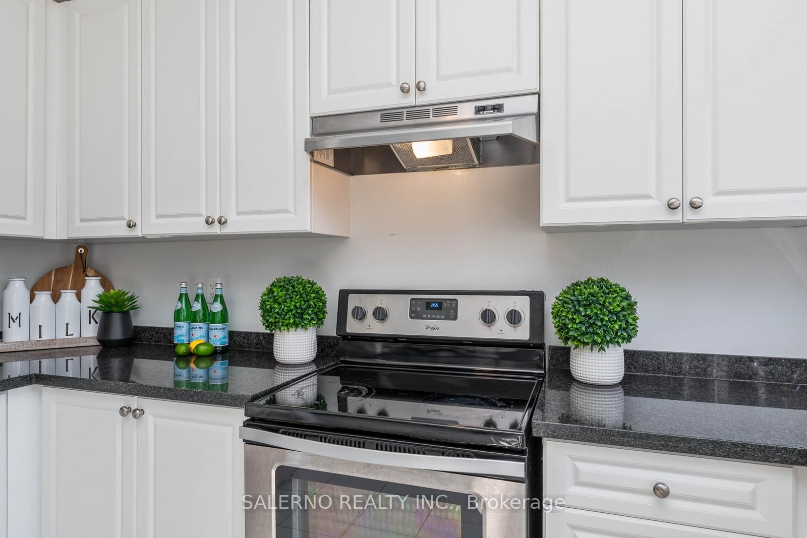 1514 Mcroberts Cres