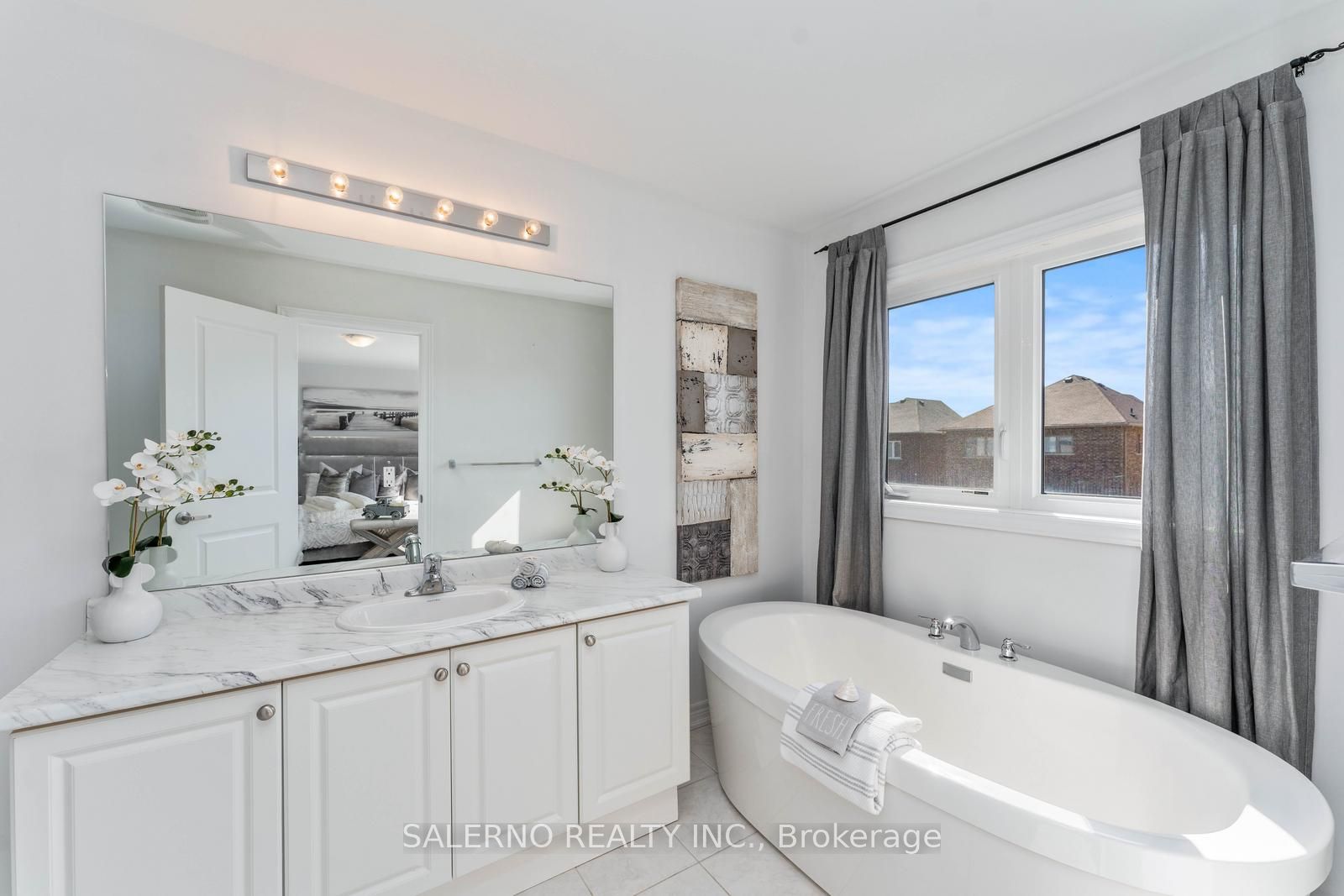 1514 Mcroberts Cres