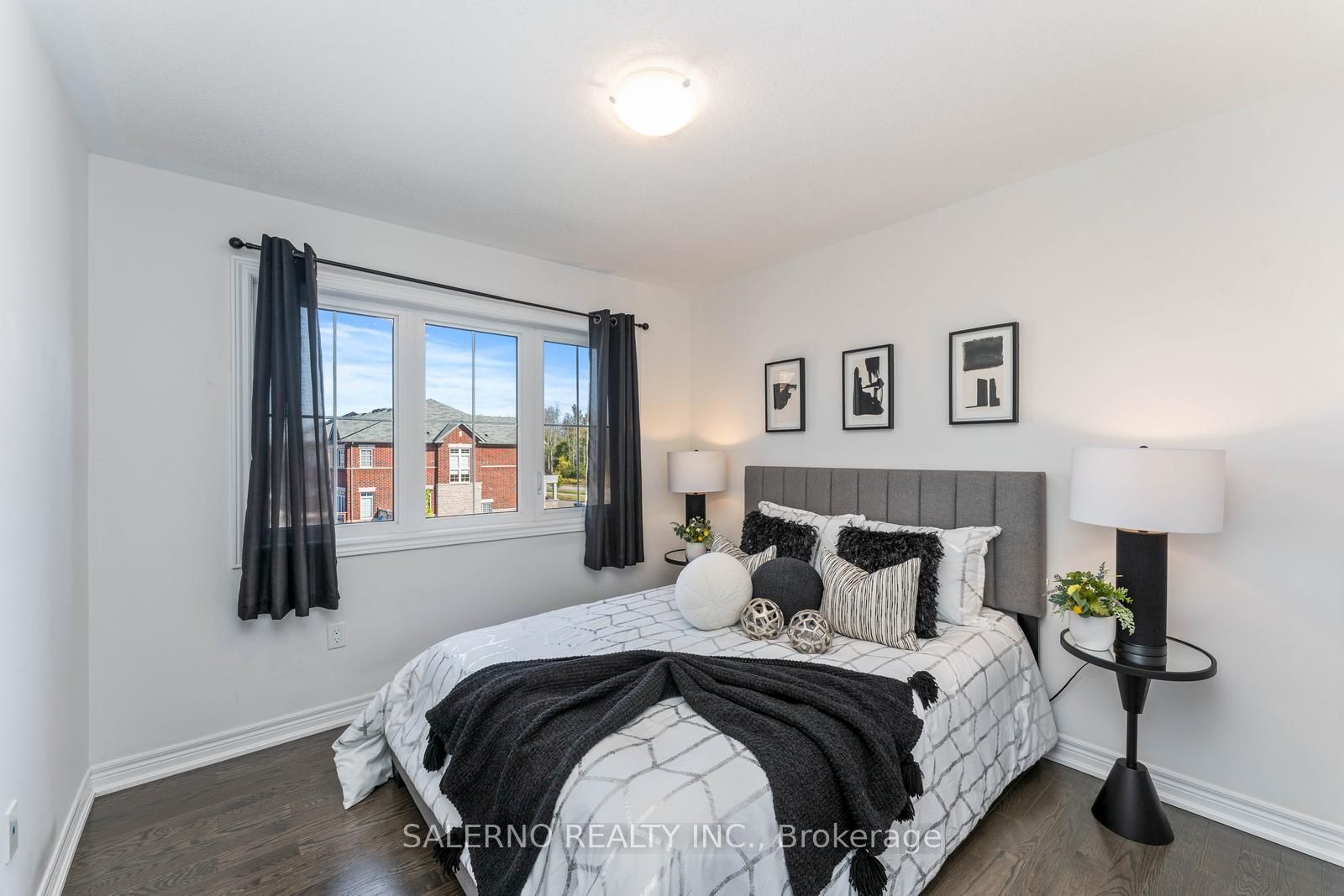 1514 Mcroberts Cres