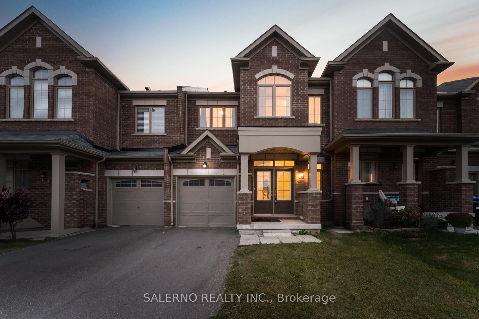 1514 Mcroberts Cres