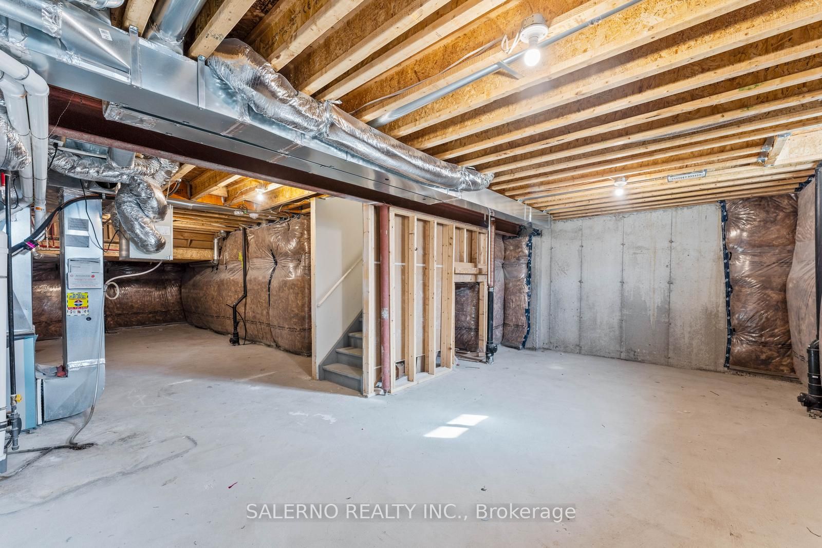 1514 Mcroberts Cres