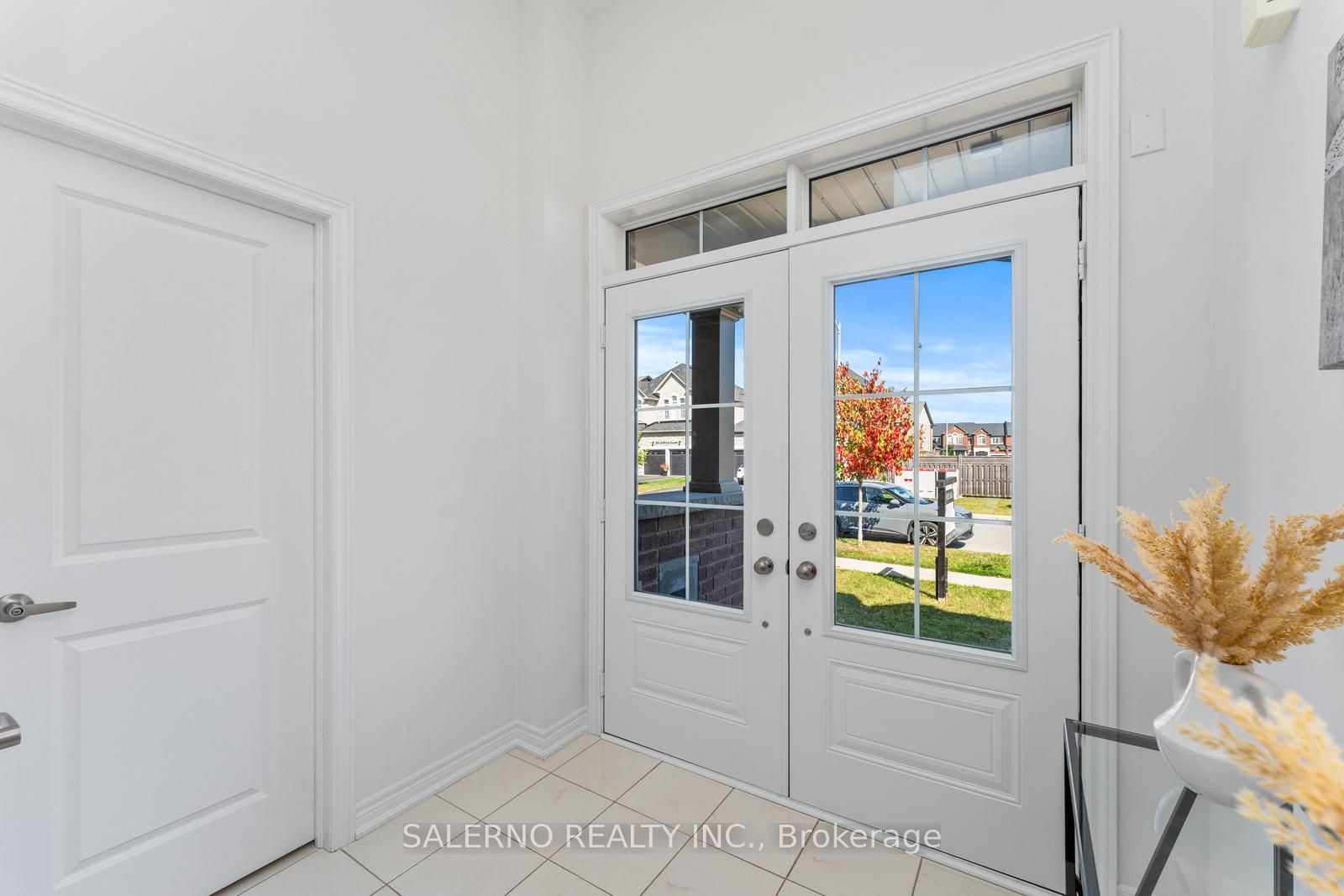 1514 Mcroberts Cres