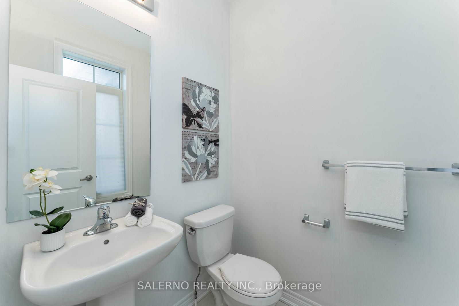 1514 Mcroberts Cres
