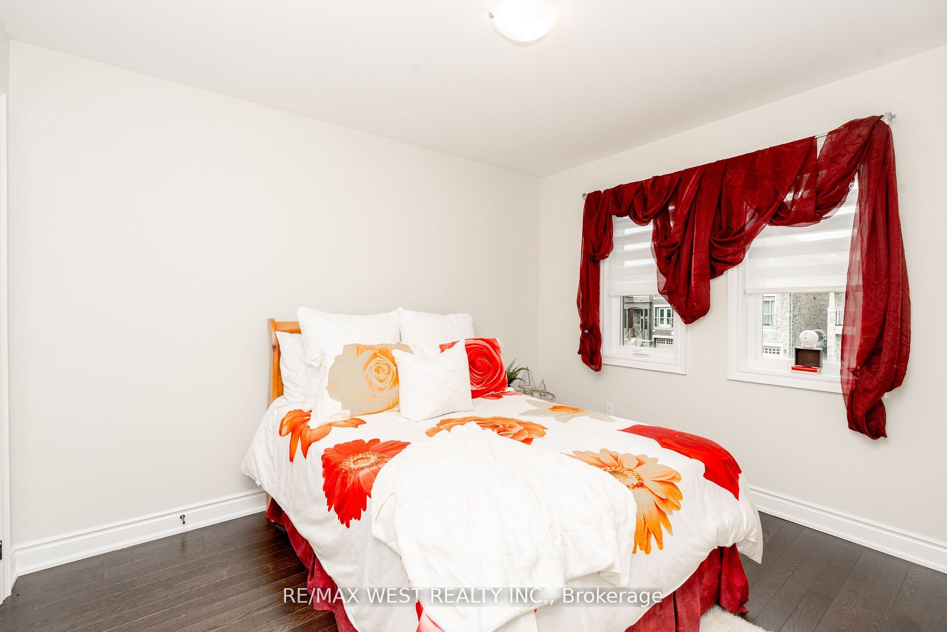 53 Janes Cres