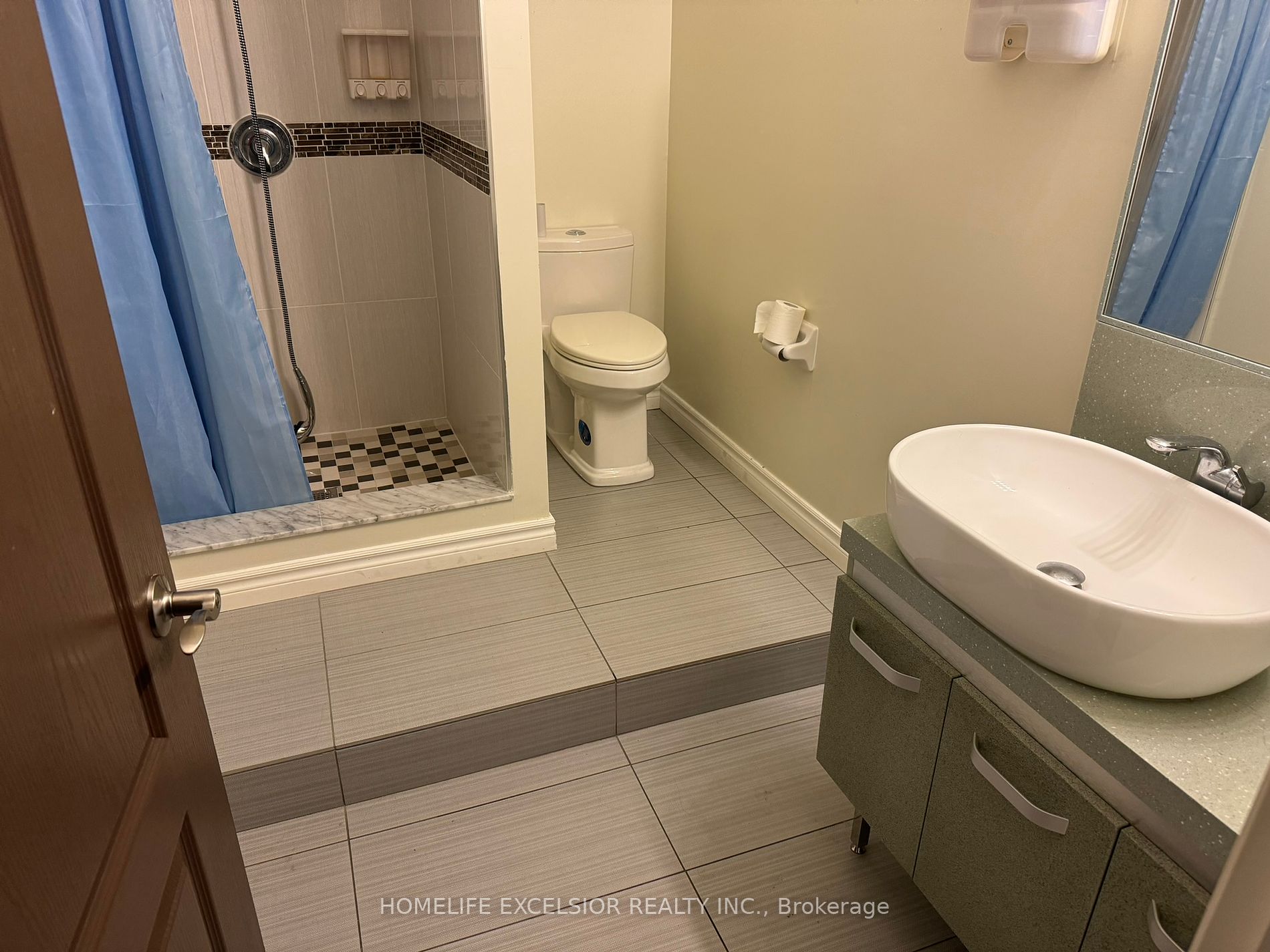 4560 Highway 7 E, #200