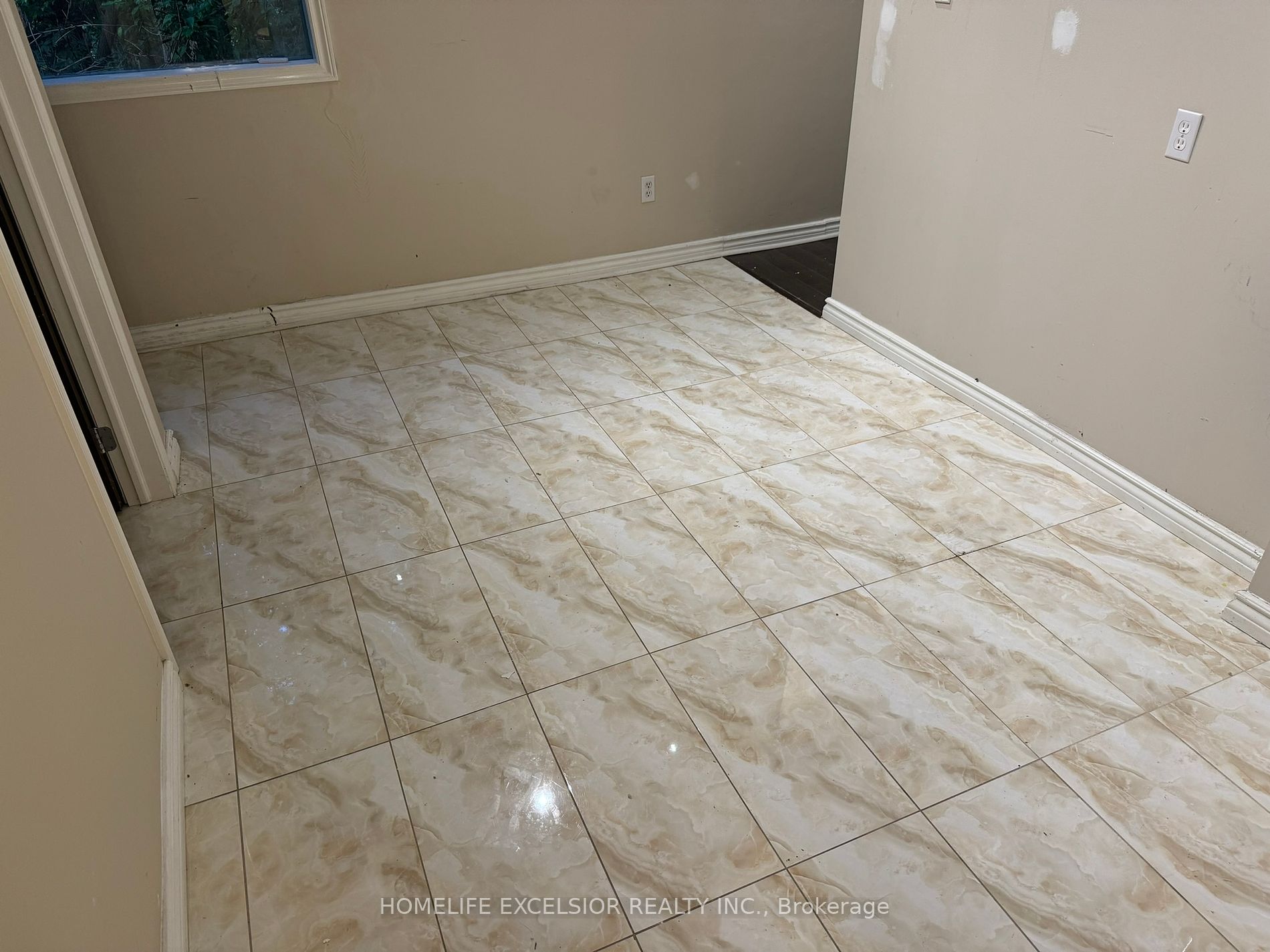 4560 Highway 7 E, #200
