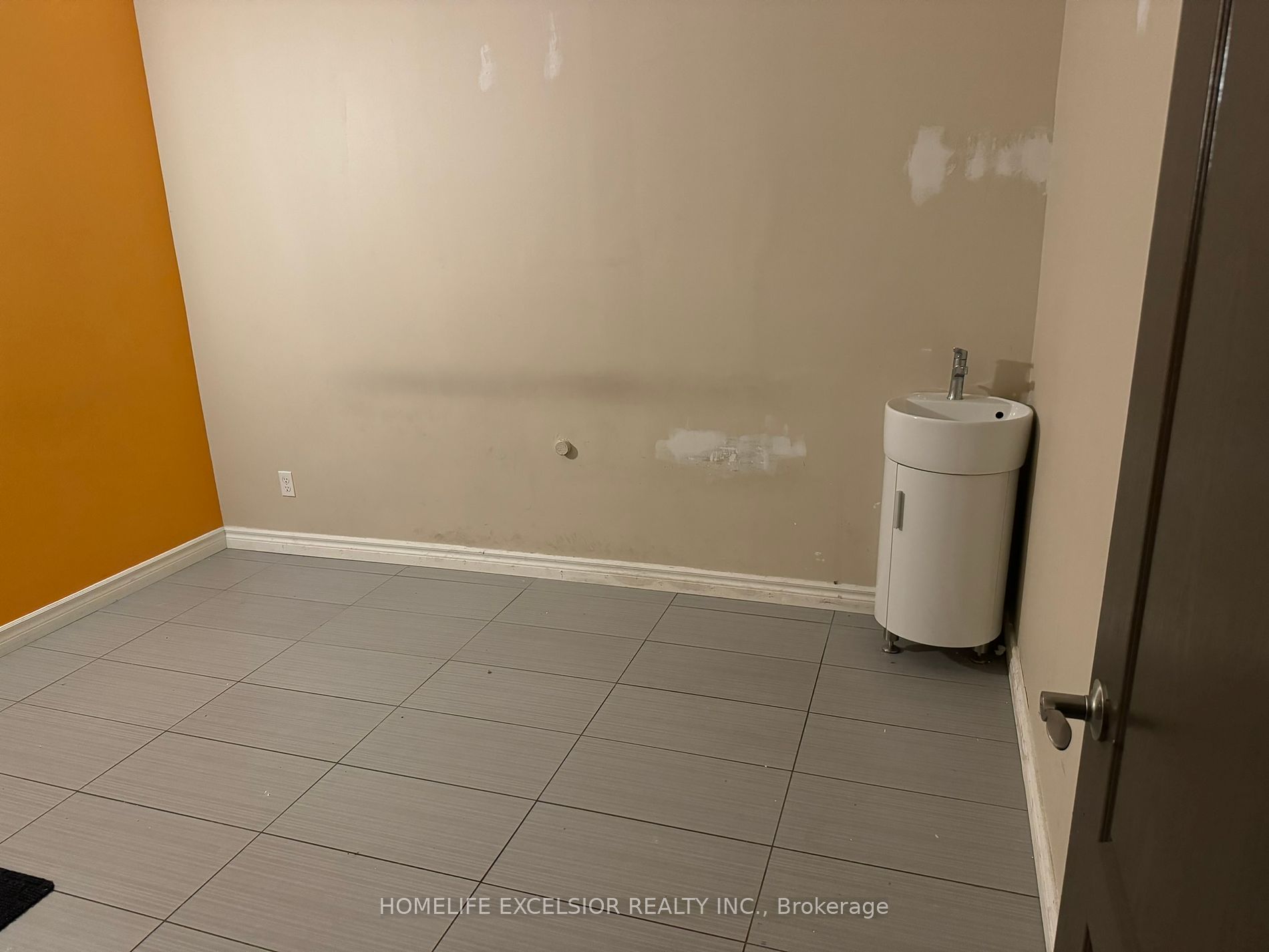 4560 Highway 7 E, #200