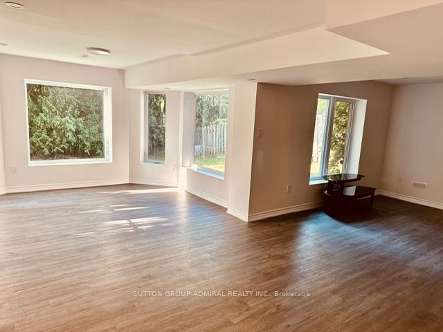11 Coates Cres