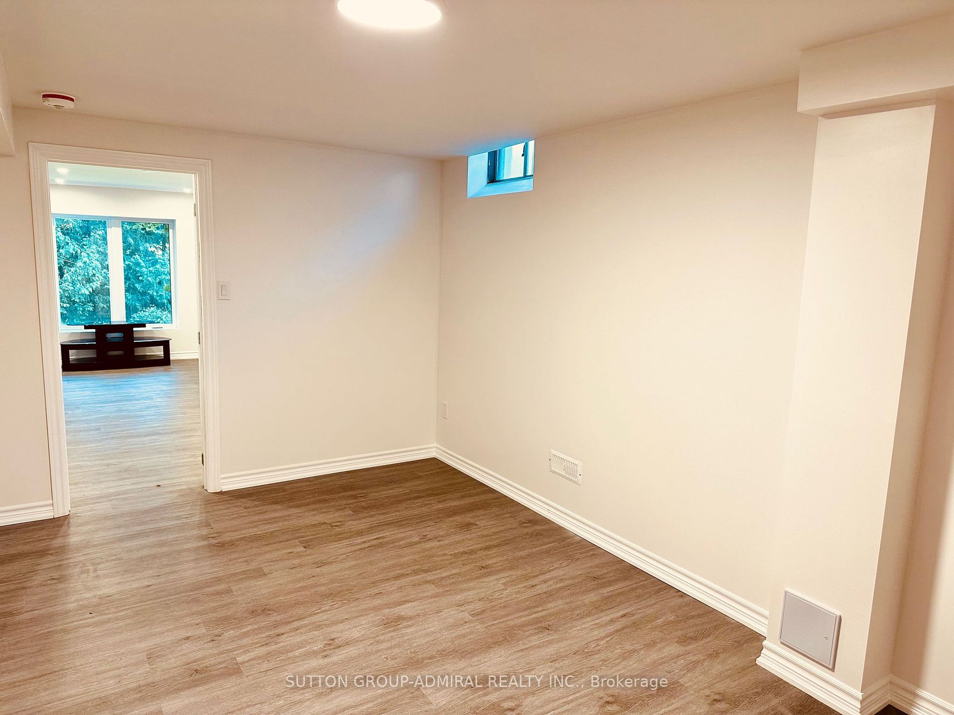 11 Coates Cres