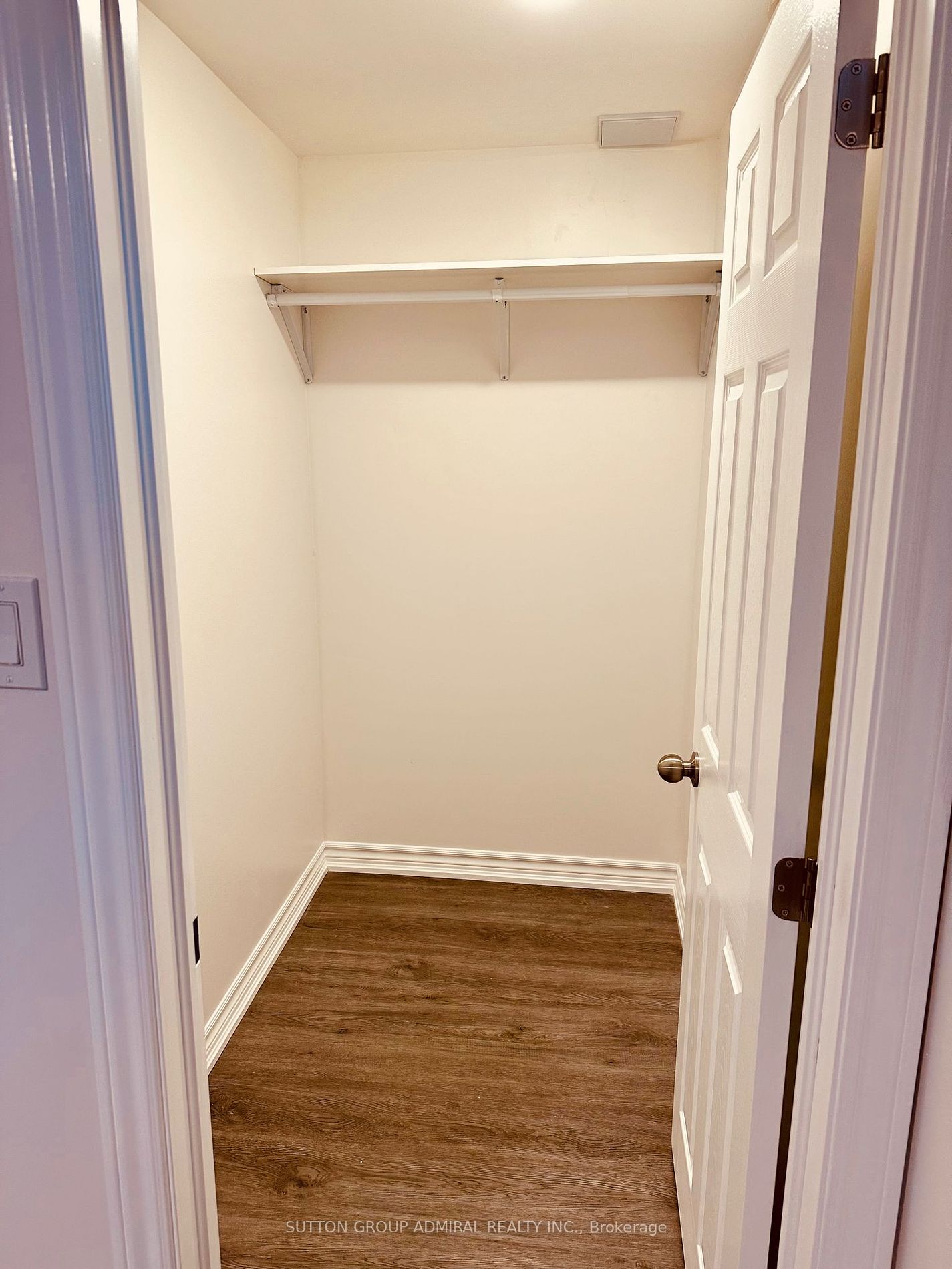 11 Coates Cres