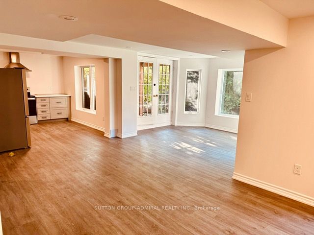 11 Coates Cres