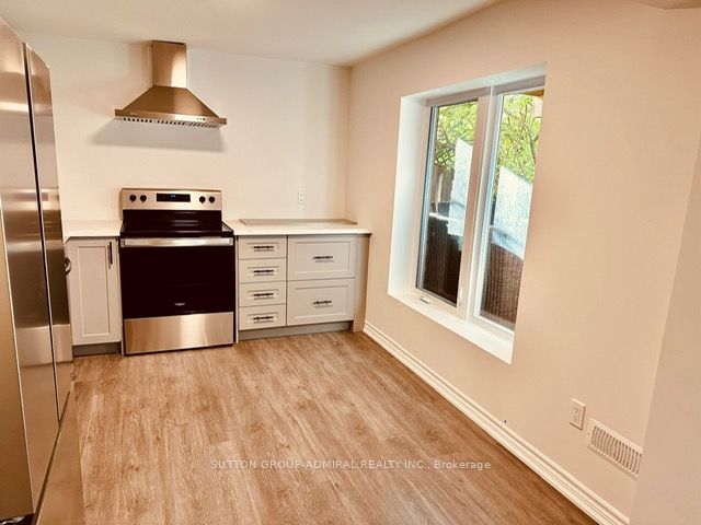 11 Coates Cres