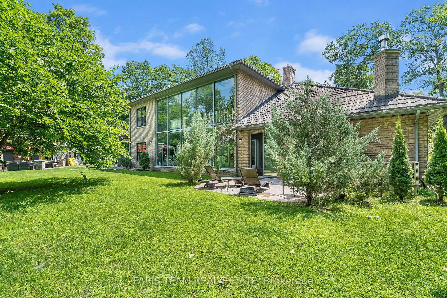1826 Quantz Cres