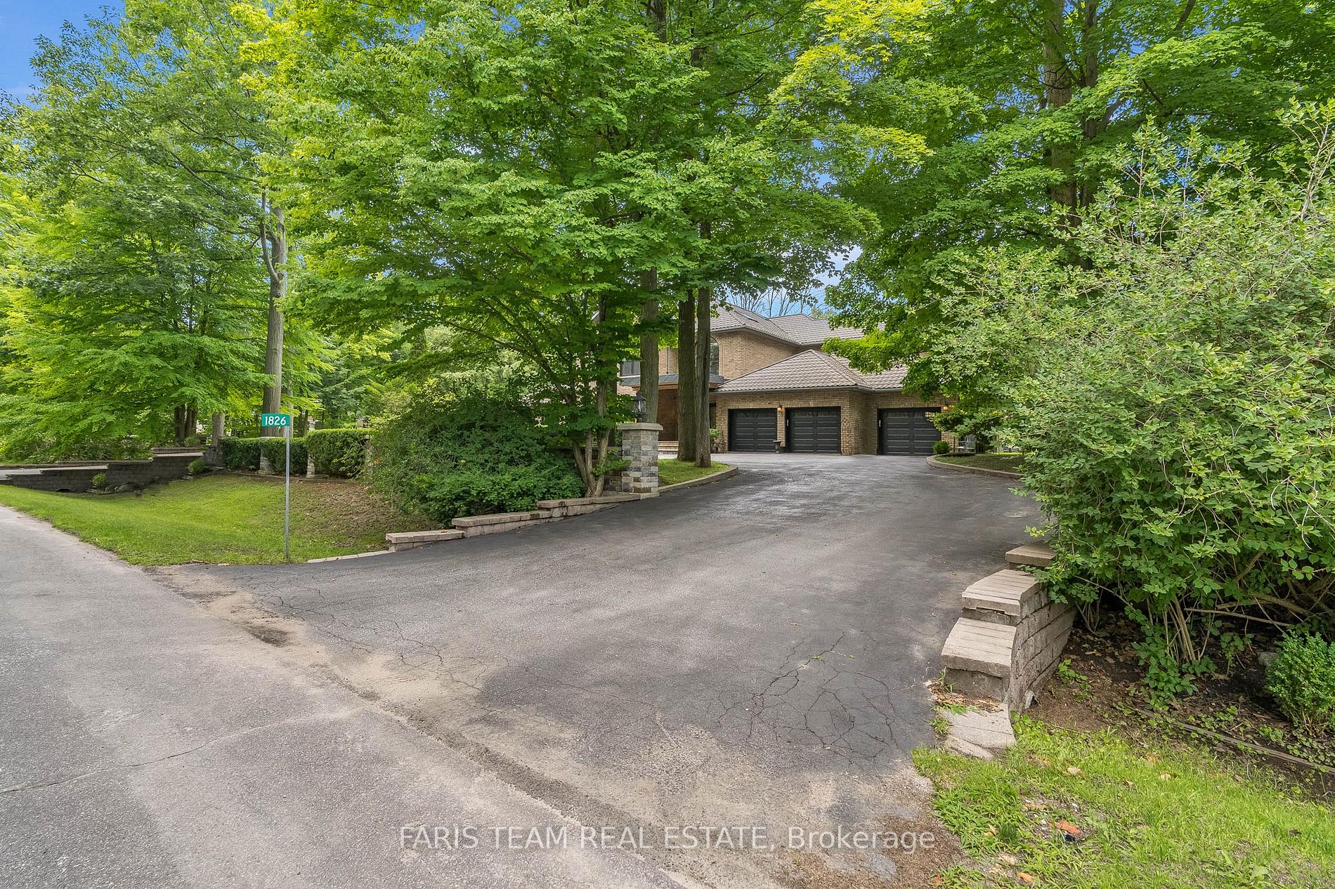 1826 Quantz Cres