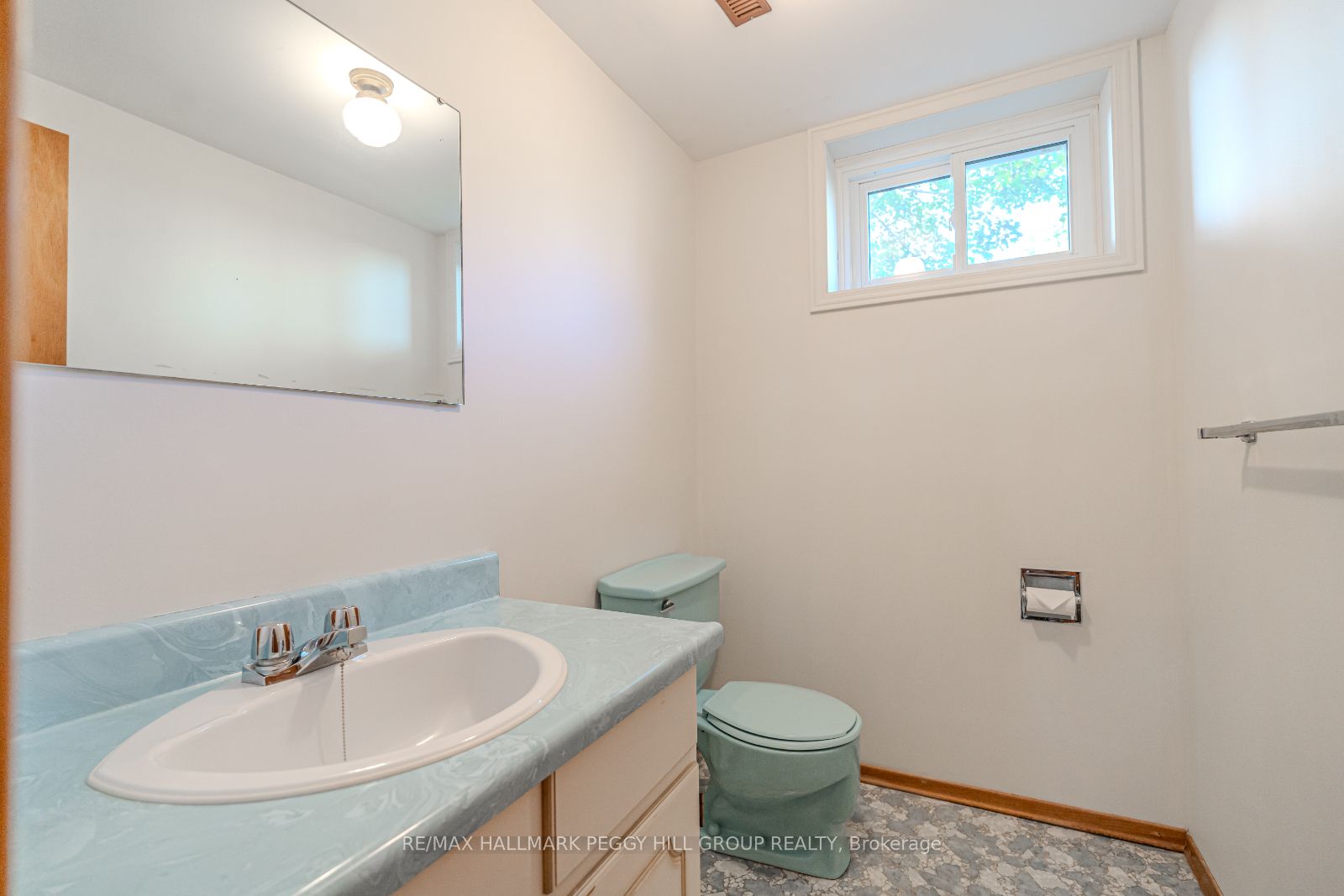 31 Mitchell Ave