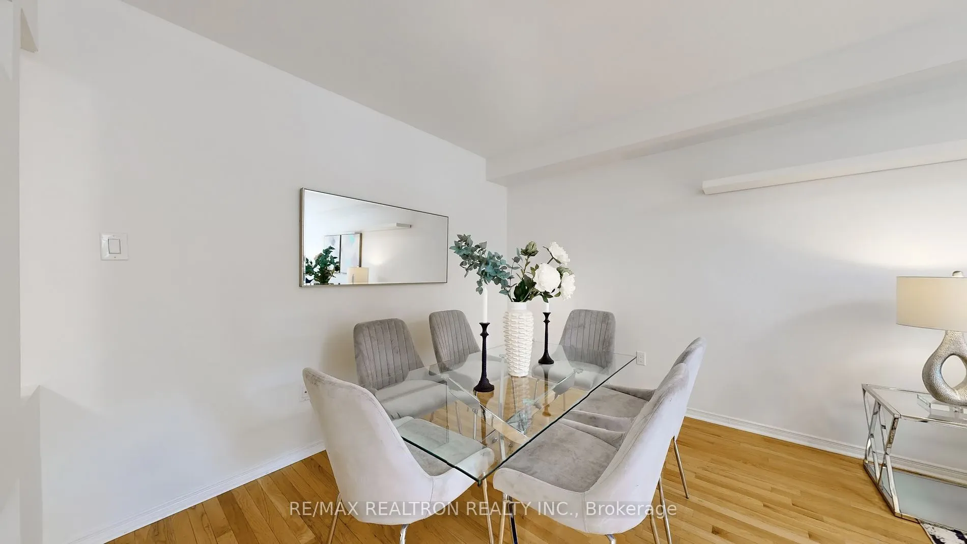 102 LOWTHER Ave