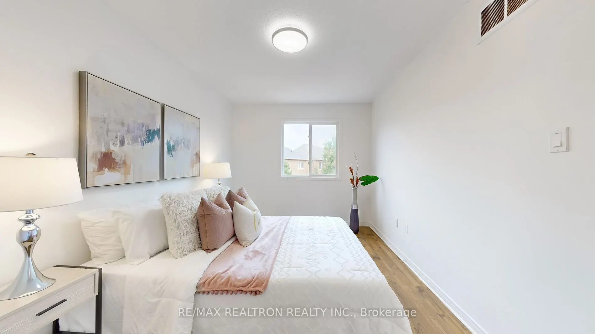102 LOWTHER Ave