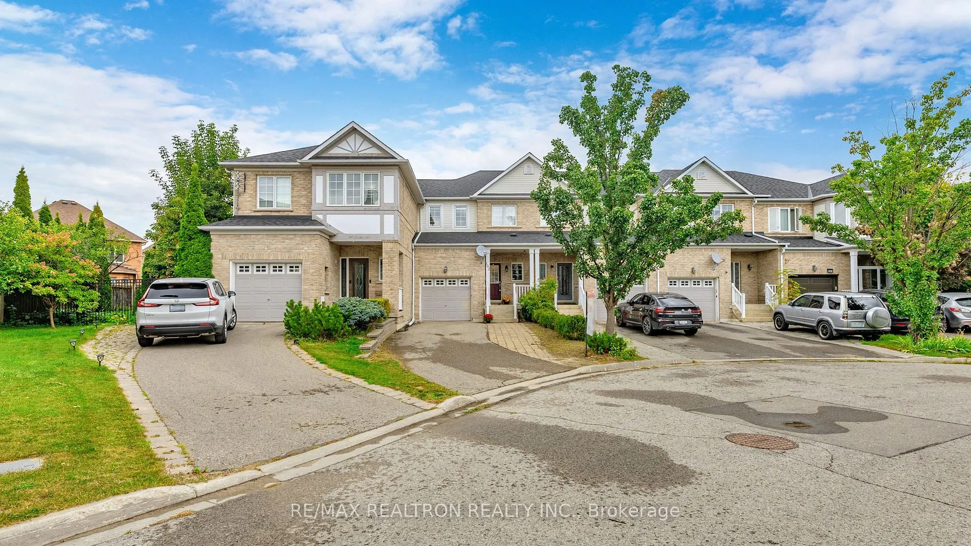 102 LOWTHER Ave
