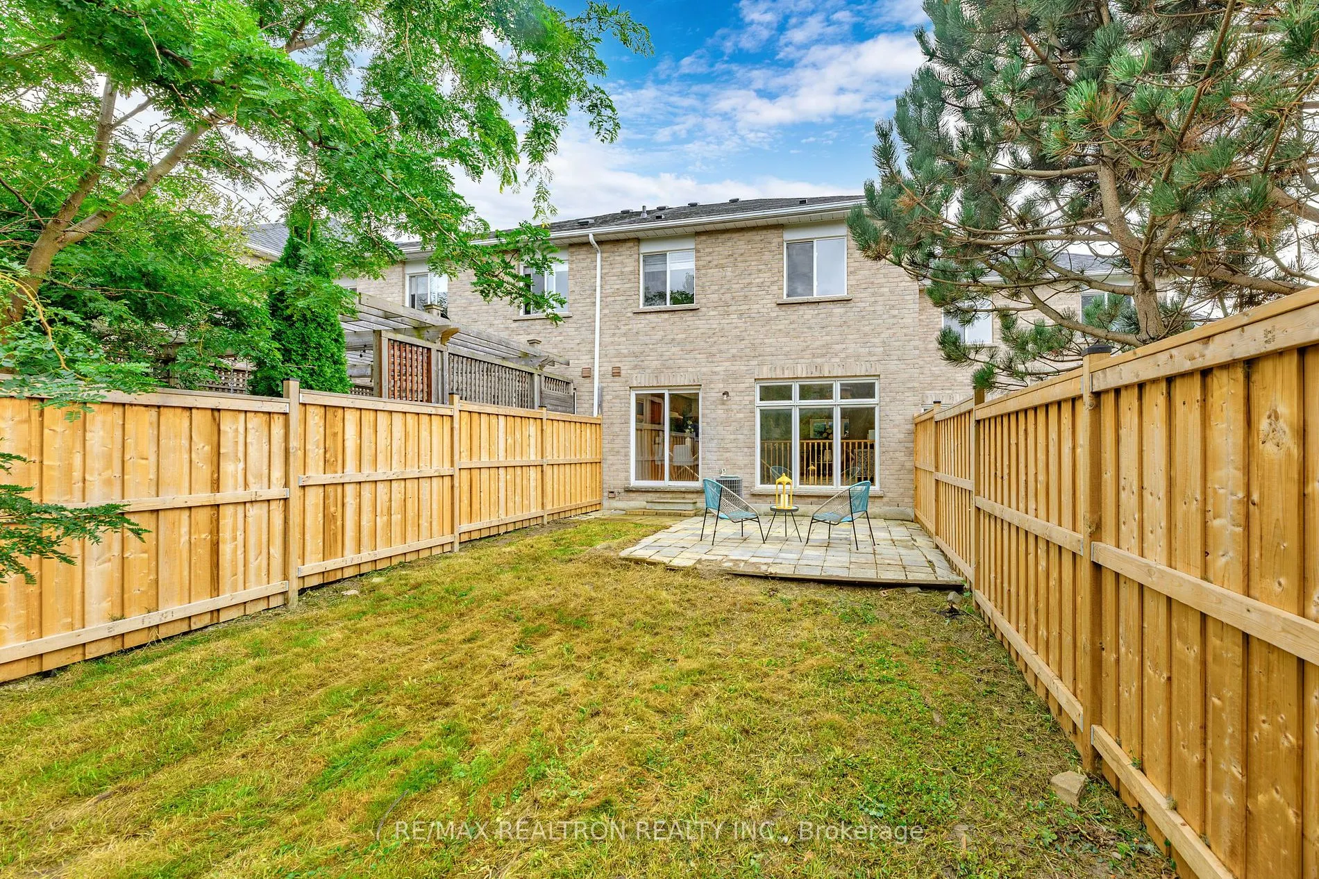 102 LOWTHER Ave
