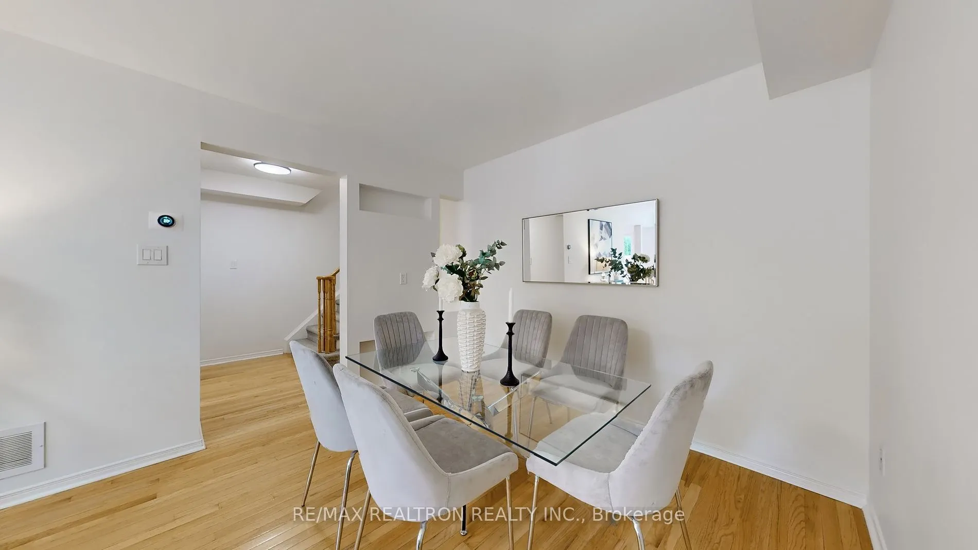 102 LOWTHER Ave