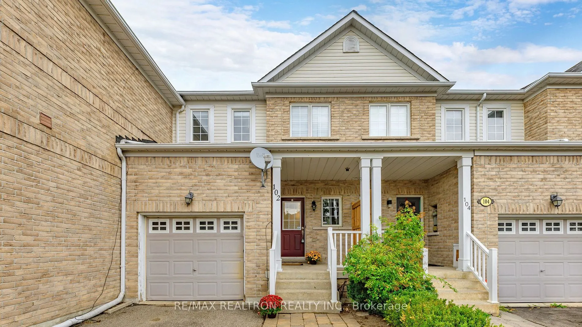 102 LOWTHER Ave