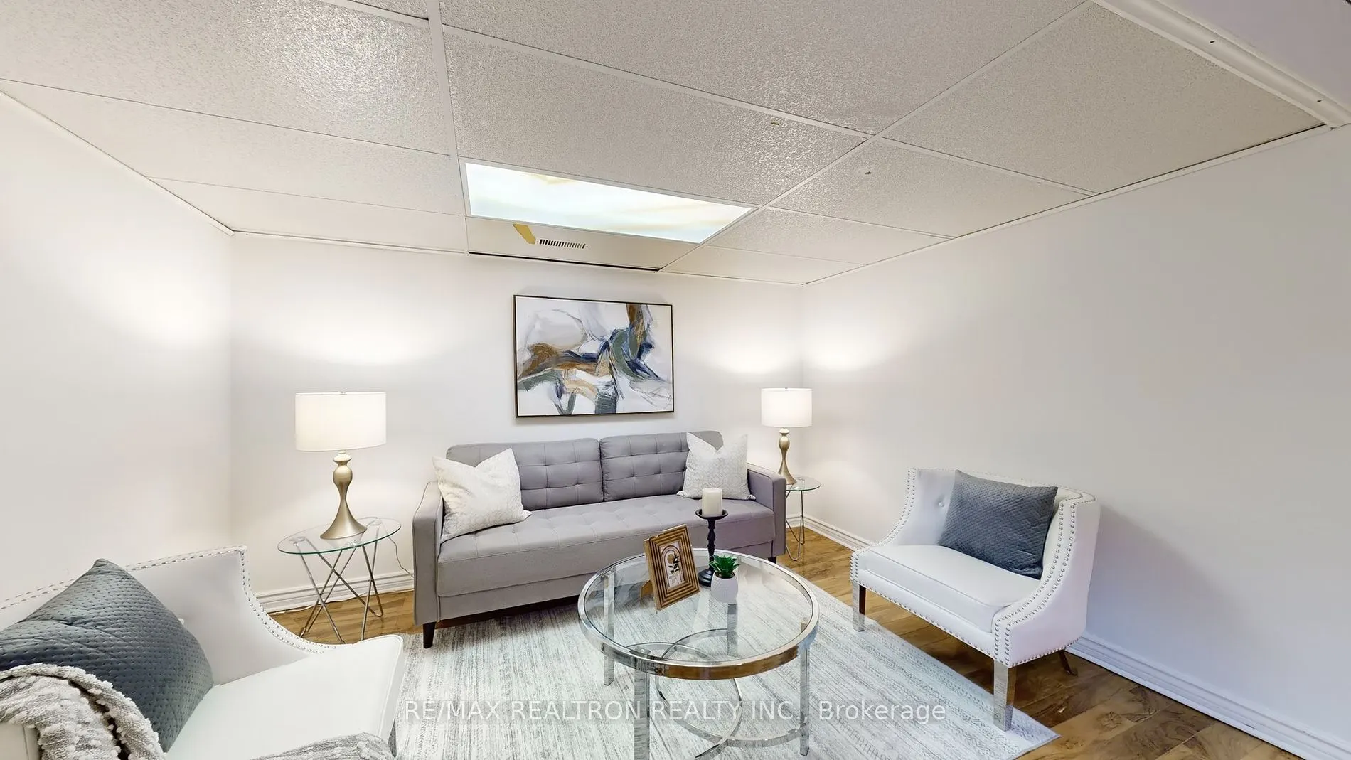 102 LOWTHER Ave