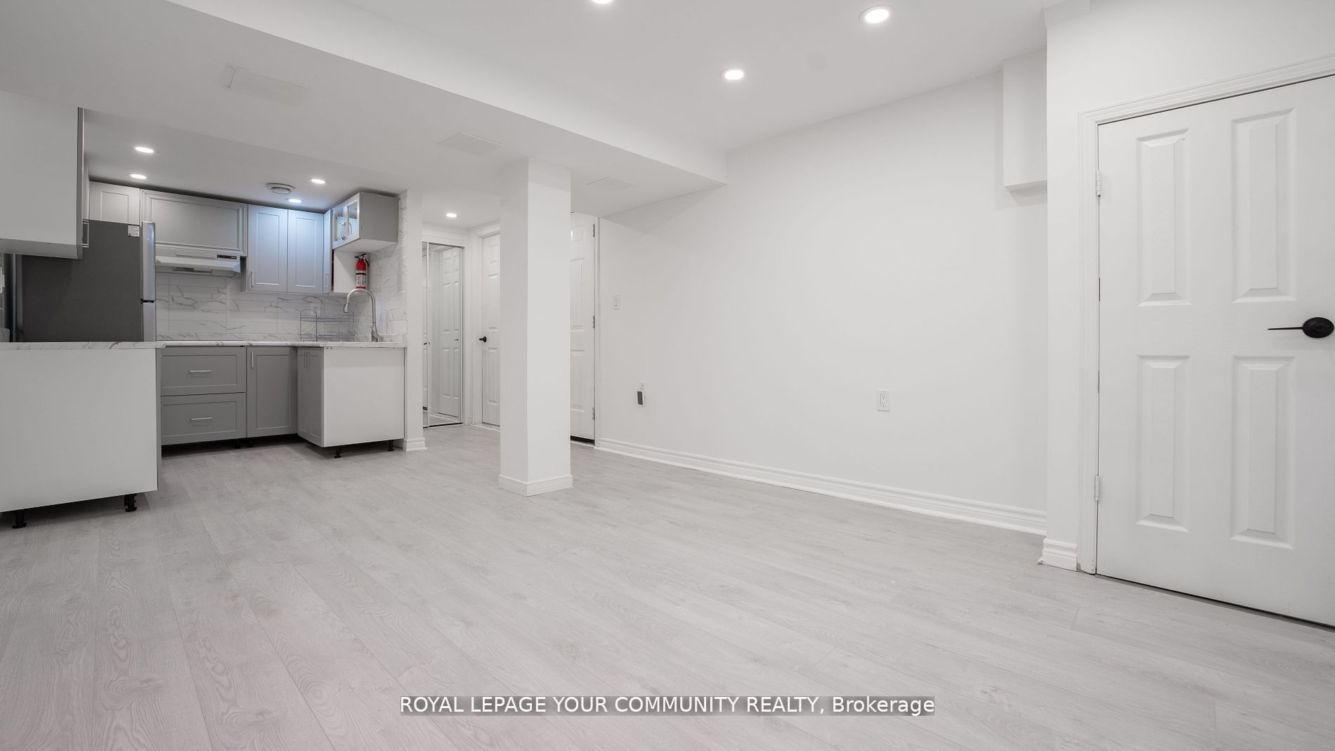27 George St