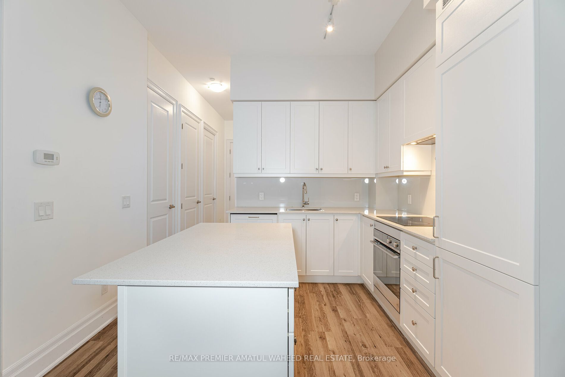 9085 Jane St, #101