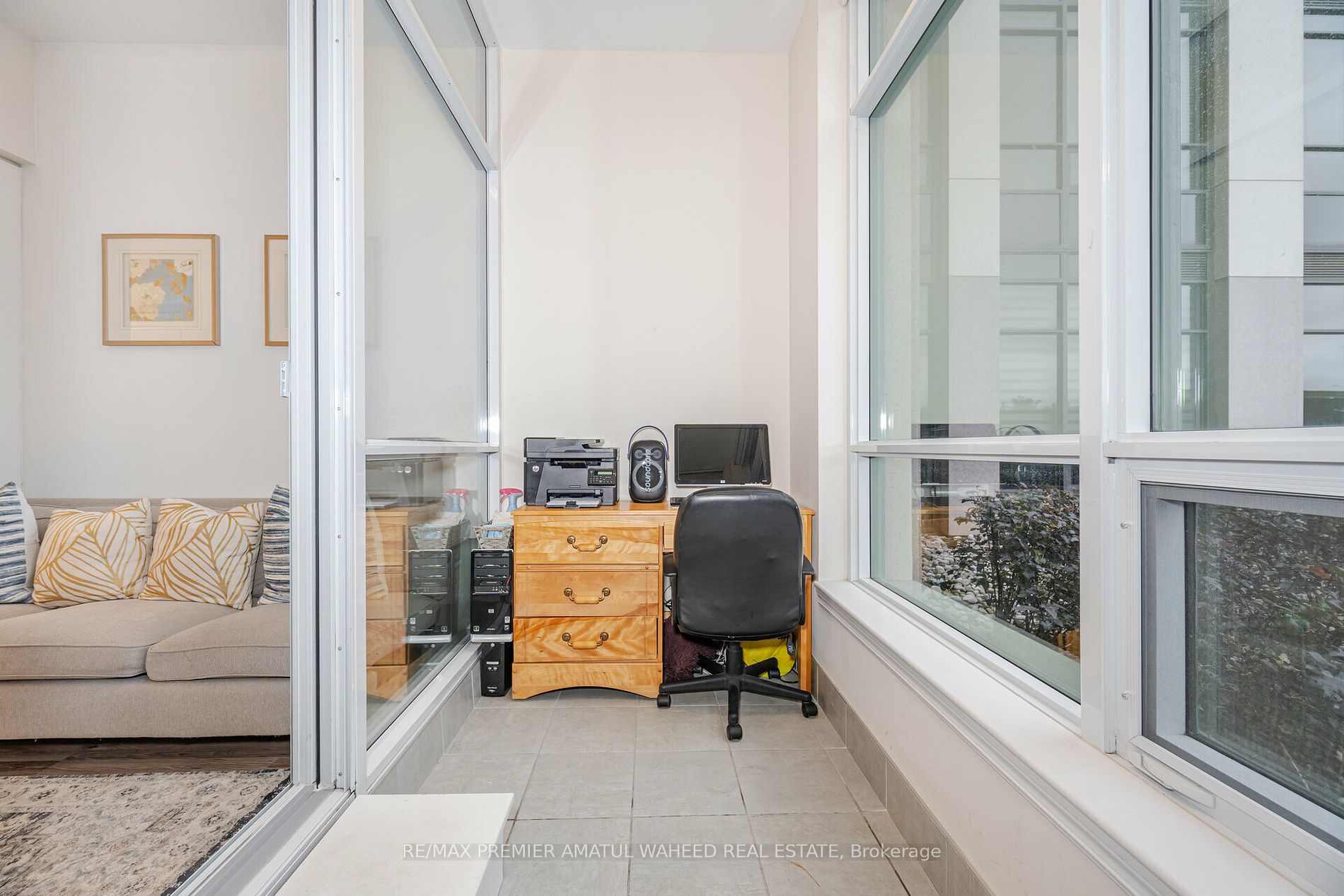 9085 Jane St, #101