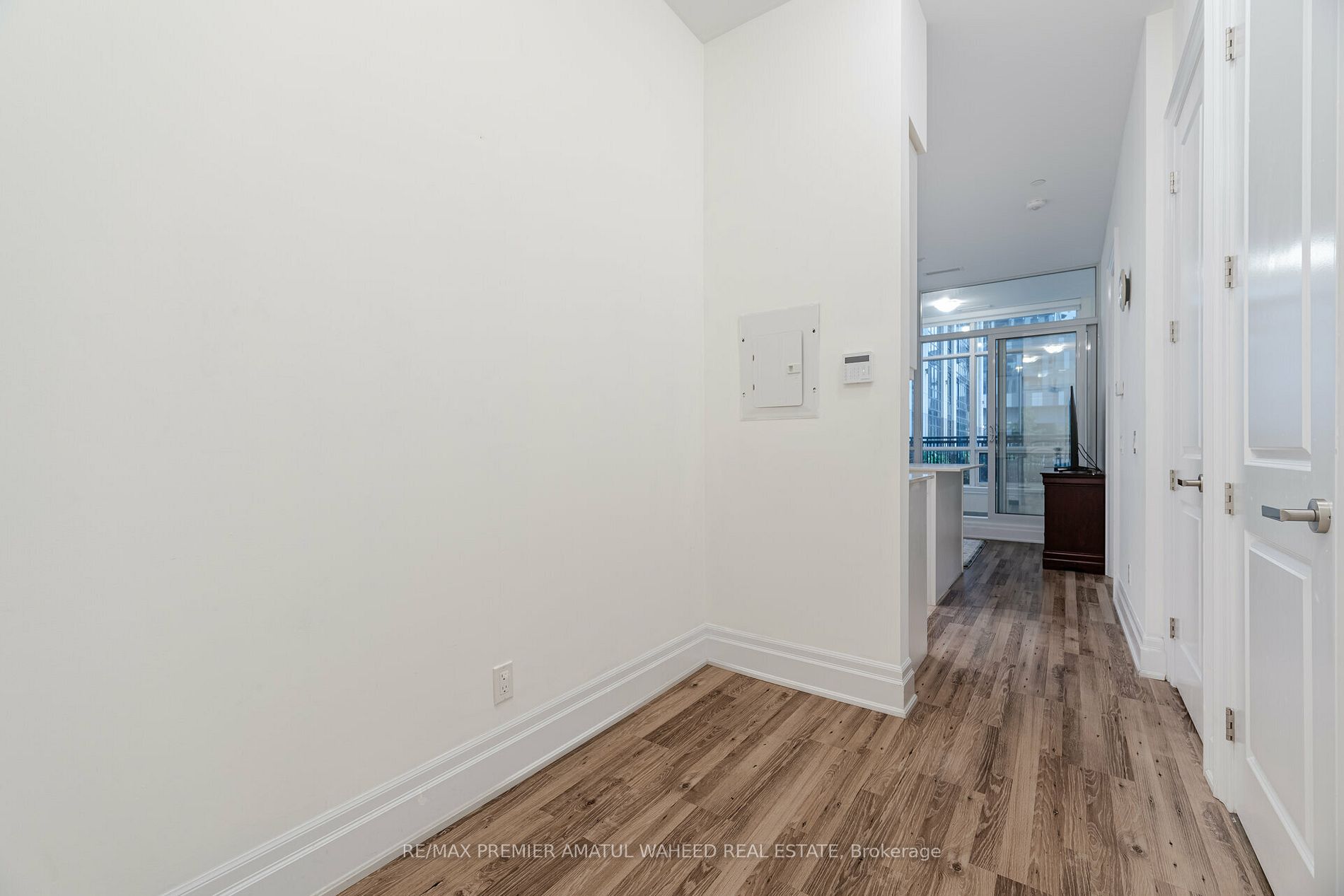 9085 Jane St, #101