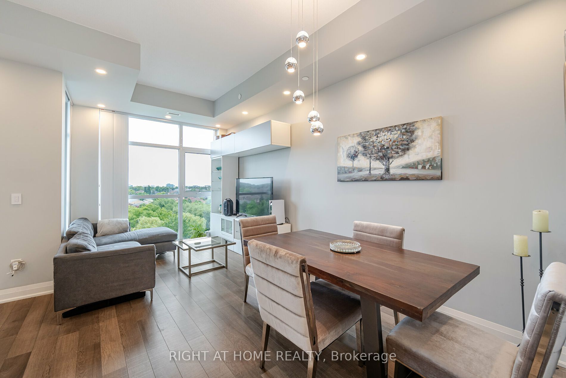 8763 Bayview Ave, #727