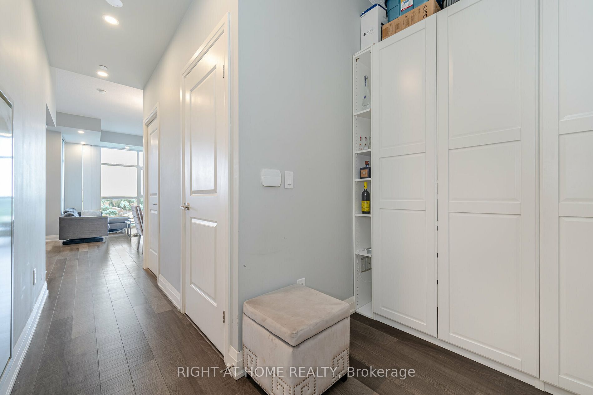8763 Bayview Ave, #727
