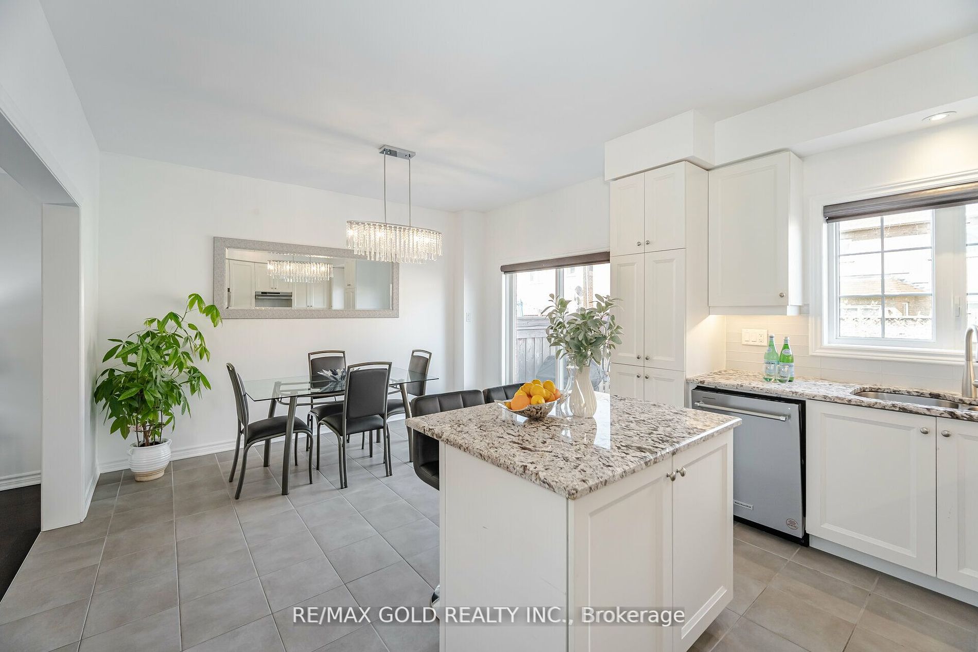 54 Zachary Pl