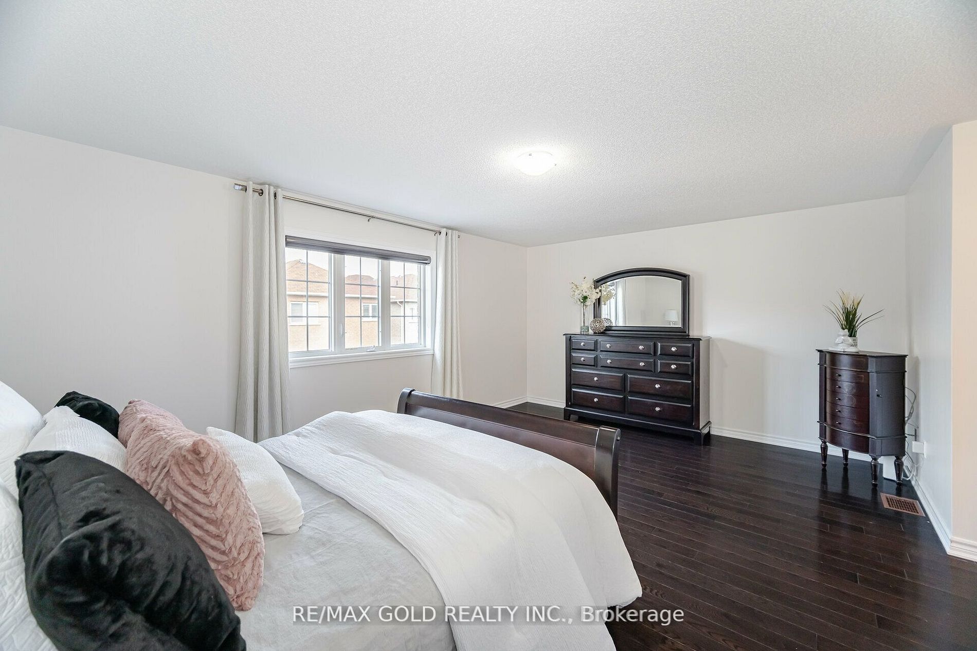 54 Zachary Pl
