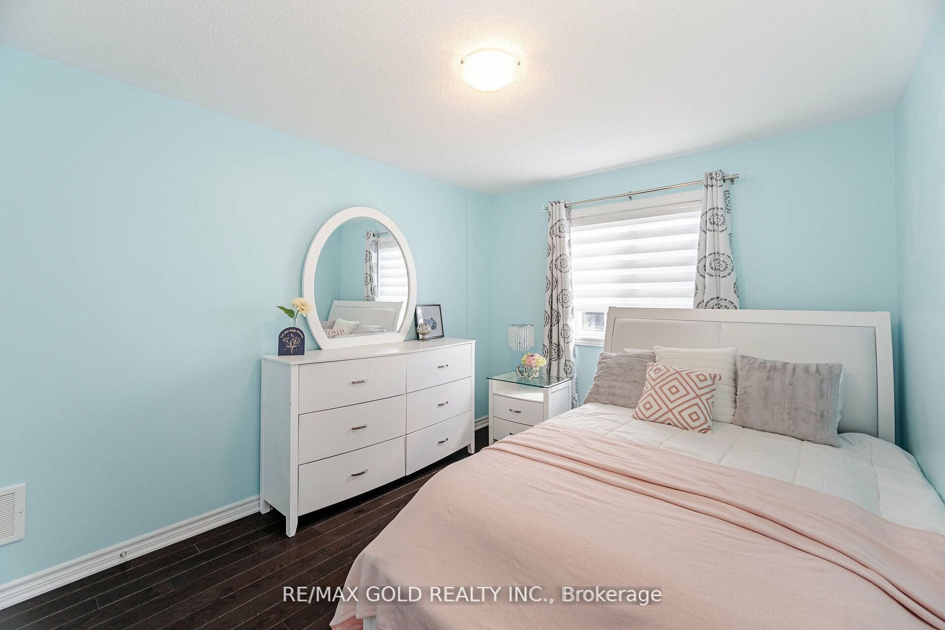 54 Zachary Pl