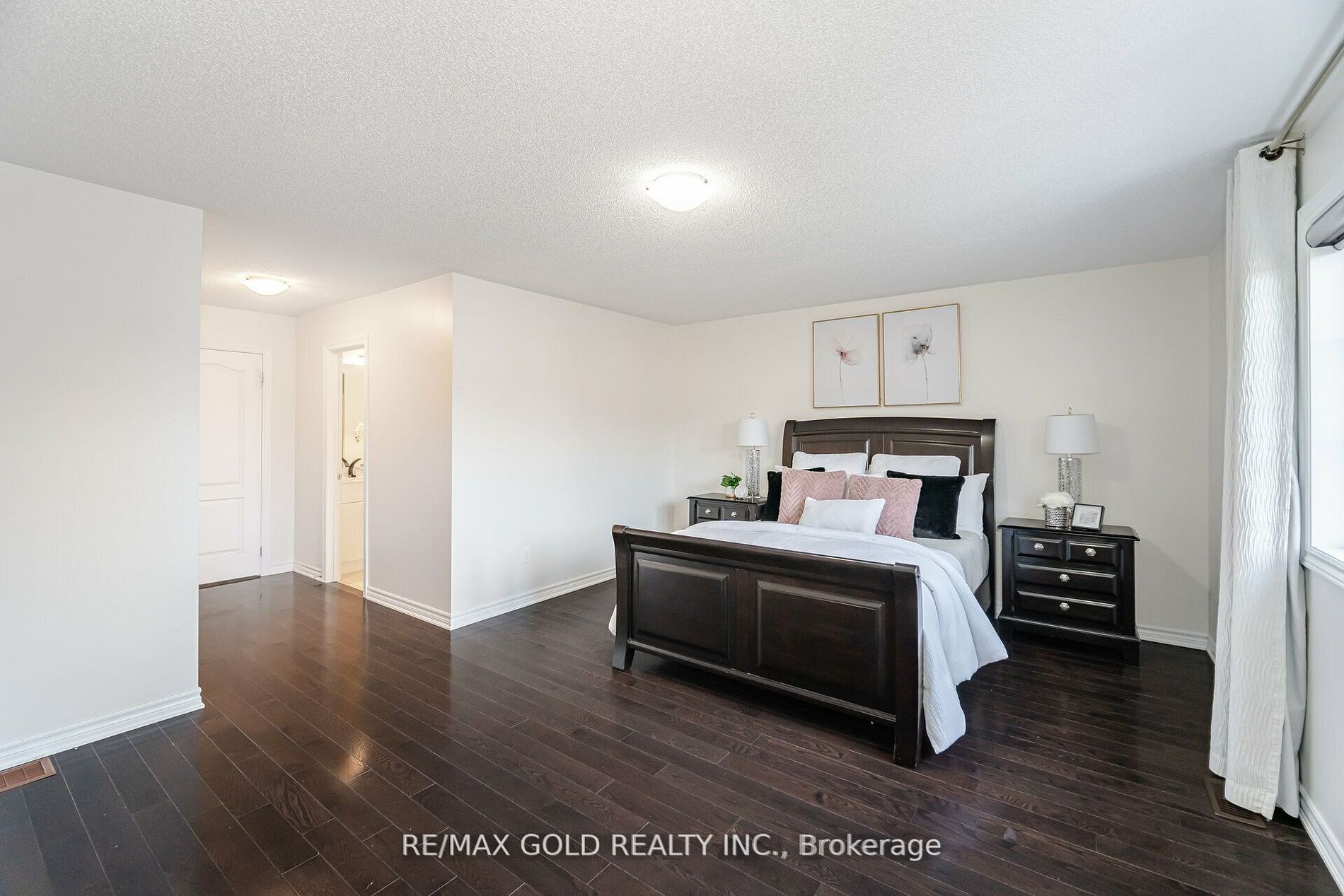 54 Zachary Pl