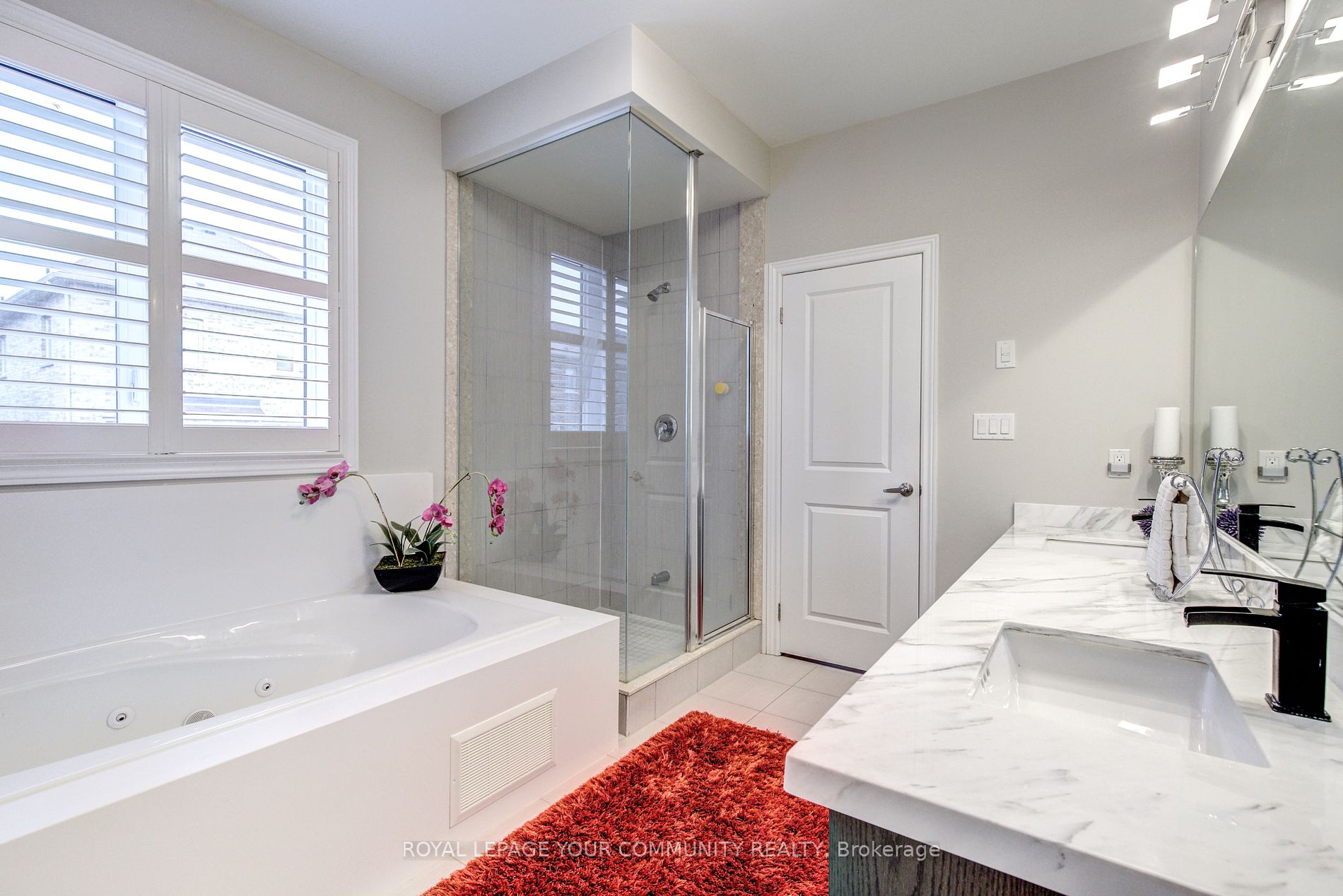 14 Beaconsfield Dr