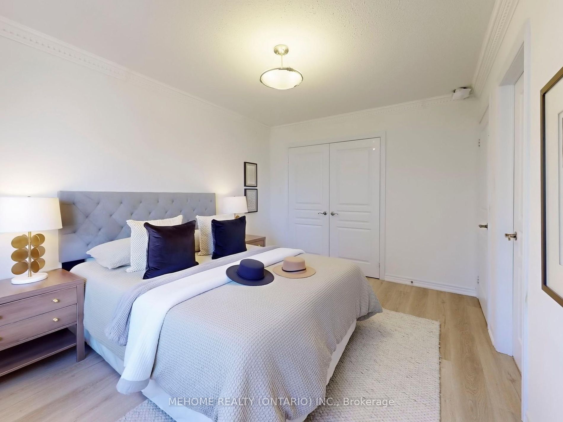 16 Adastra Cres
