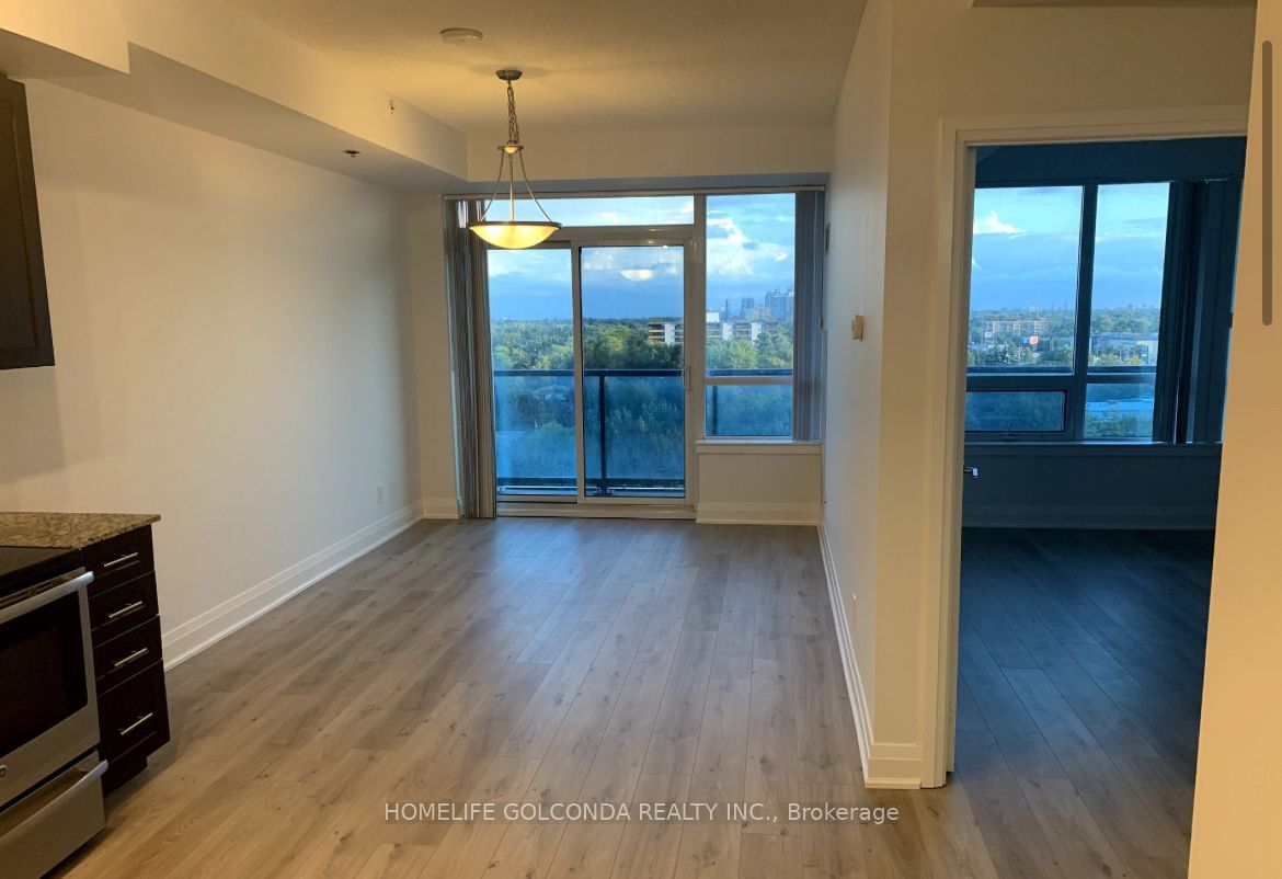 7167 Yonge St, #908