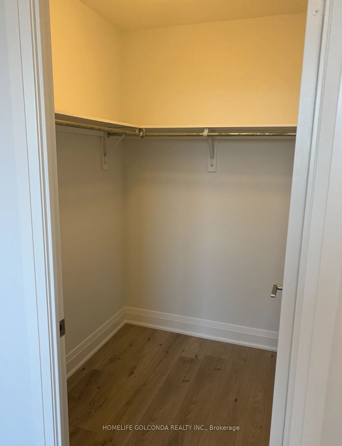 7167 Yonge St, #908