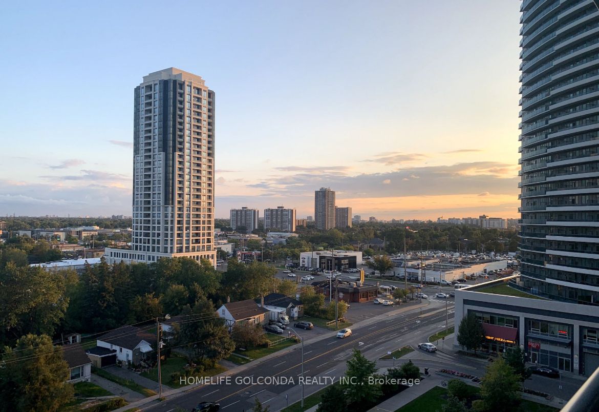 7167 Yonge St, #908
