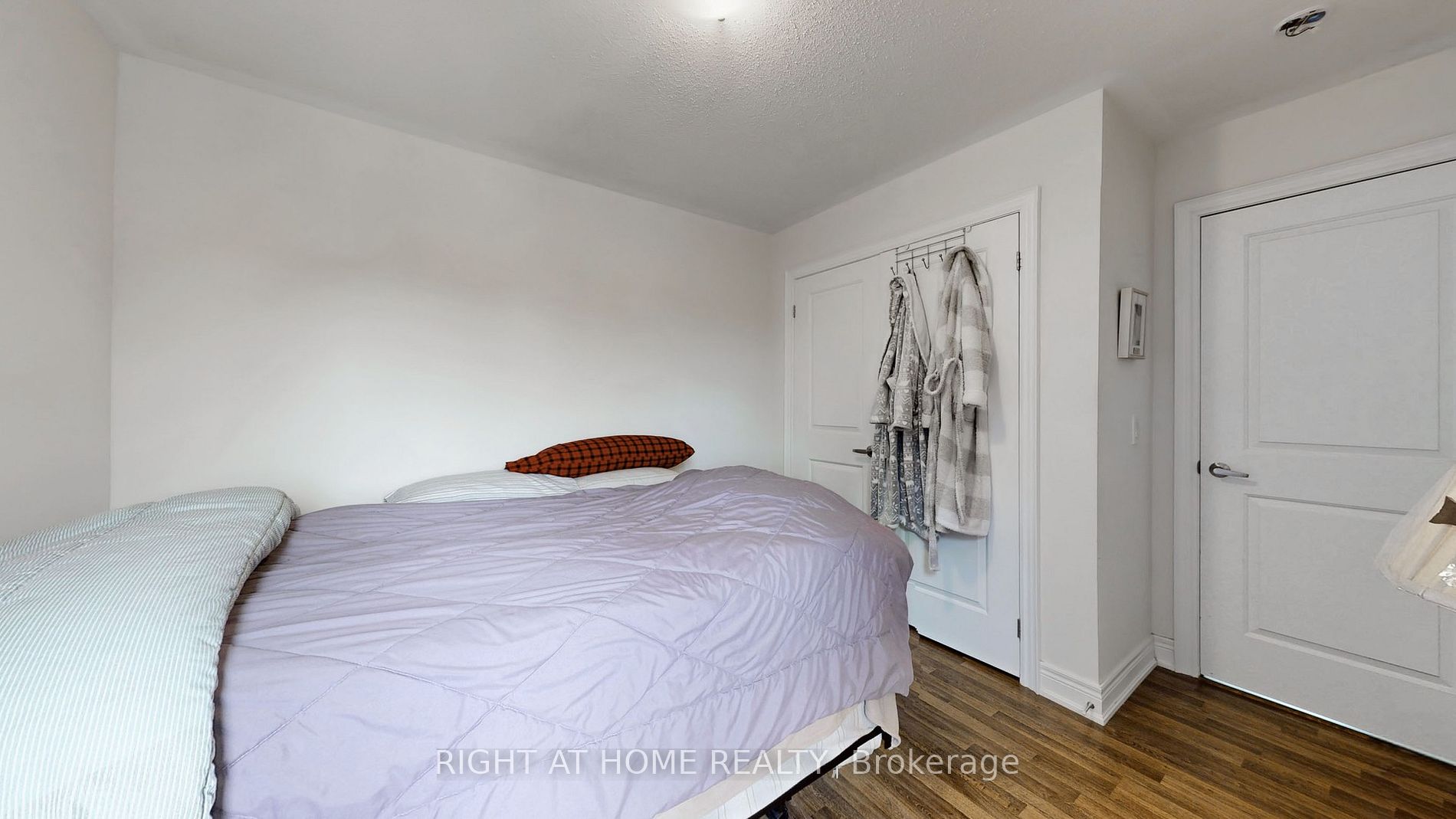 11 Robert Wilson Cres