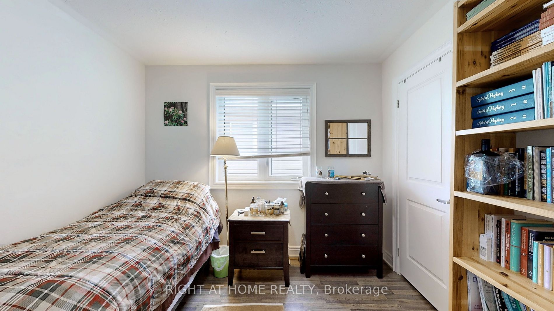 11 Robert Wilson Cres