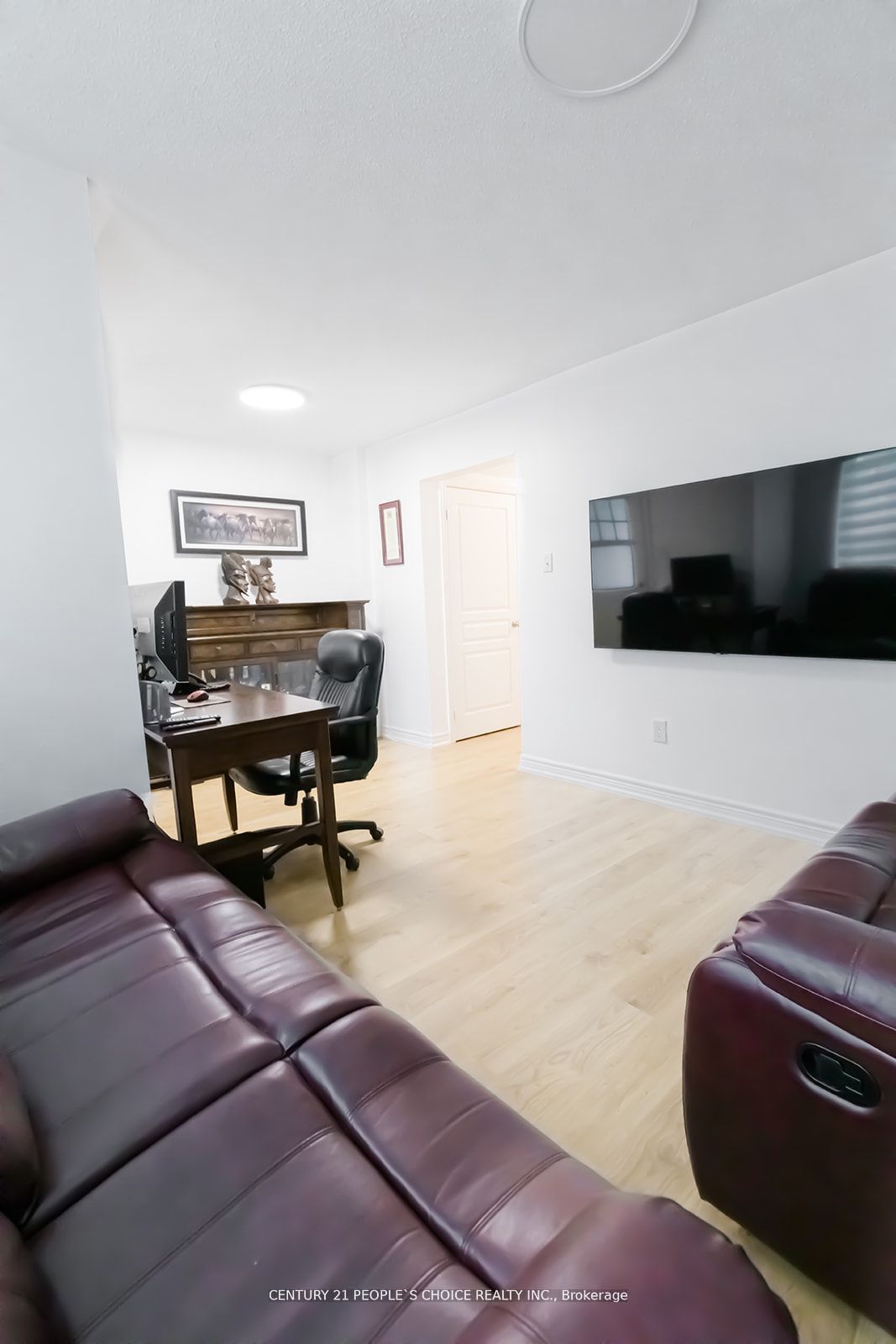 102 Roy Grove Way