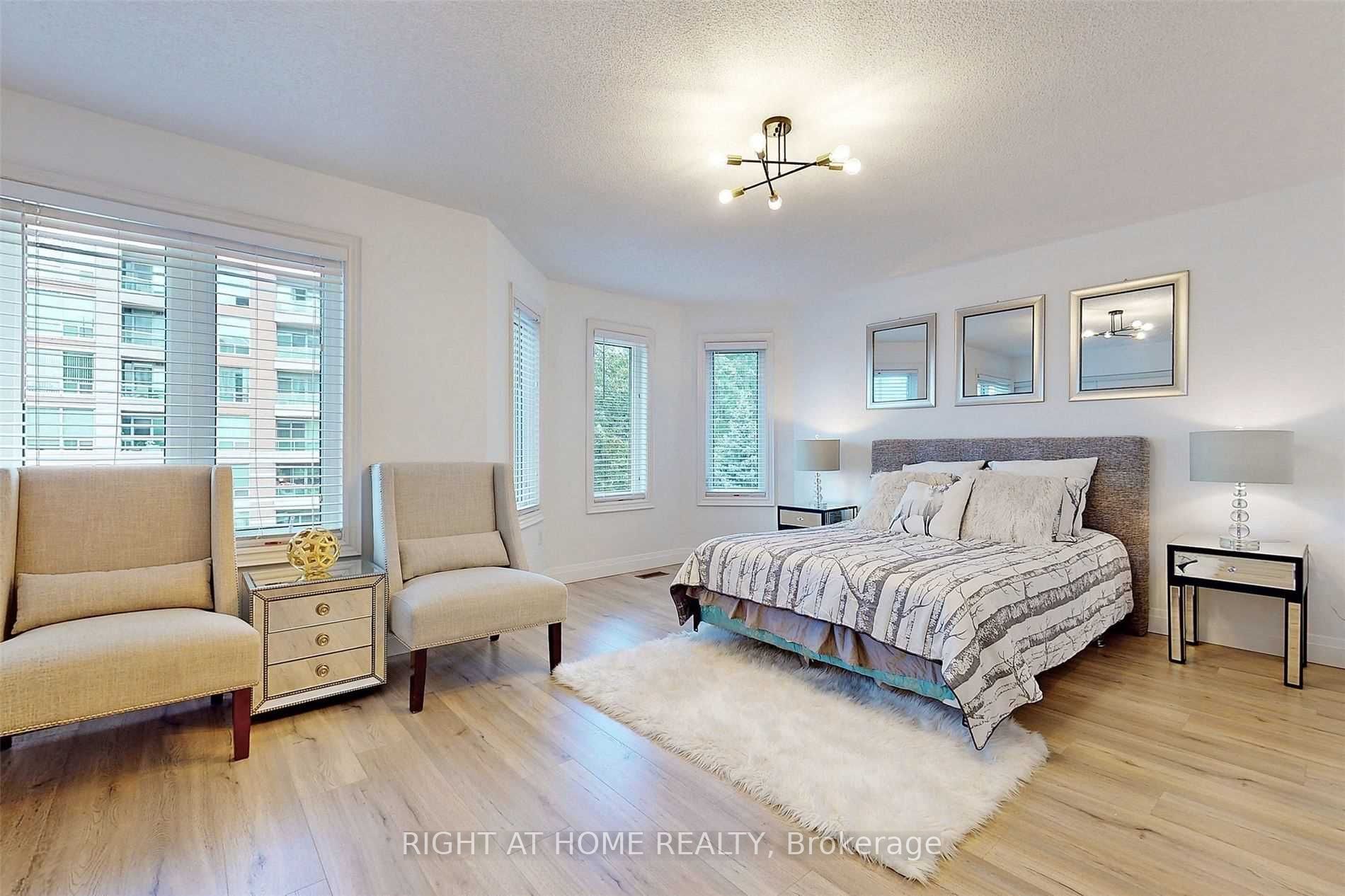 735 New Westminster Dr, #2