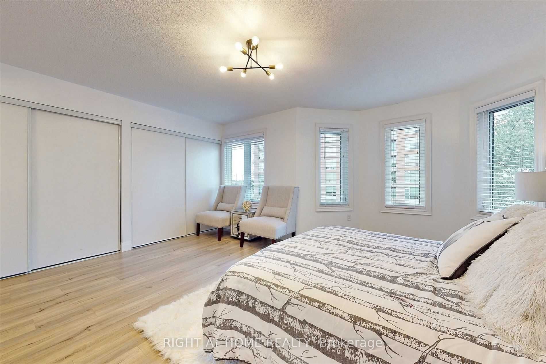 735 New Westminster Dr, #2